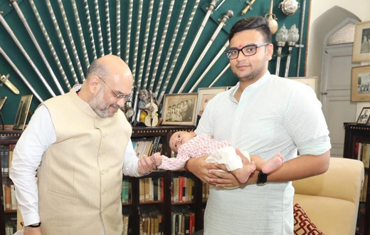 AMith Shah in Myosre wadeyar home